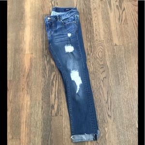 Capri distressed jeans